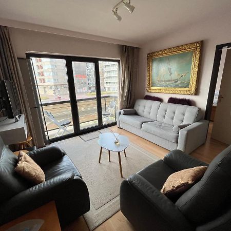 Frontaal Zeezicht In Appartement De Strandjutter 奥斯滕德 外观 照片