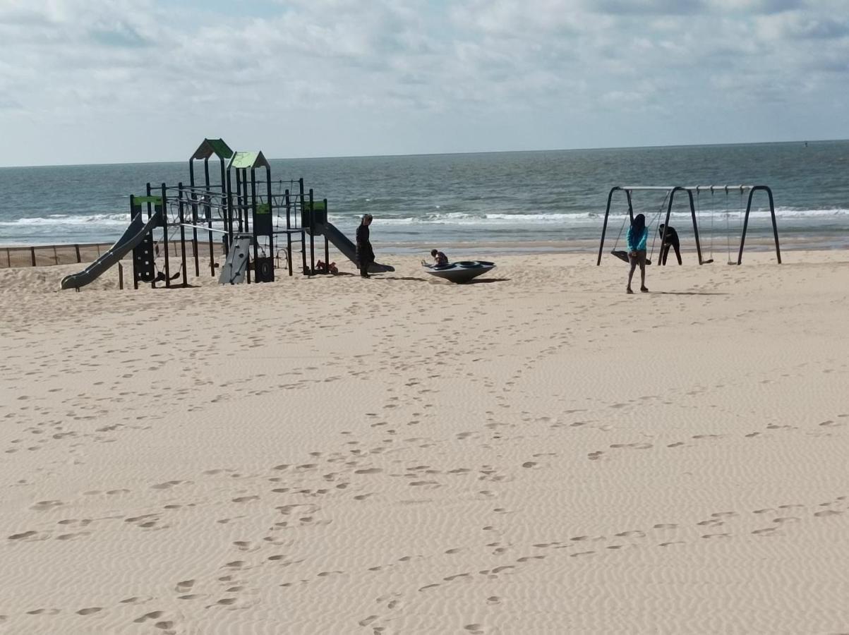 Frontaal Zeezicht In Appartement De Strandjutter 奥斯滕德 外观 照片