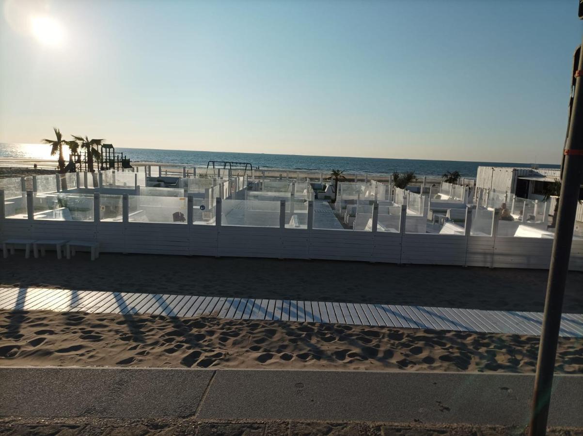 Frontaal Zeezicht In Appartement De Strandjutter 奥斯滕德 外观 照片