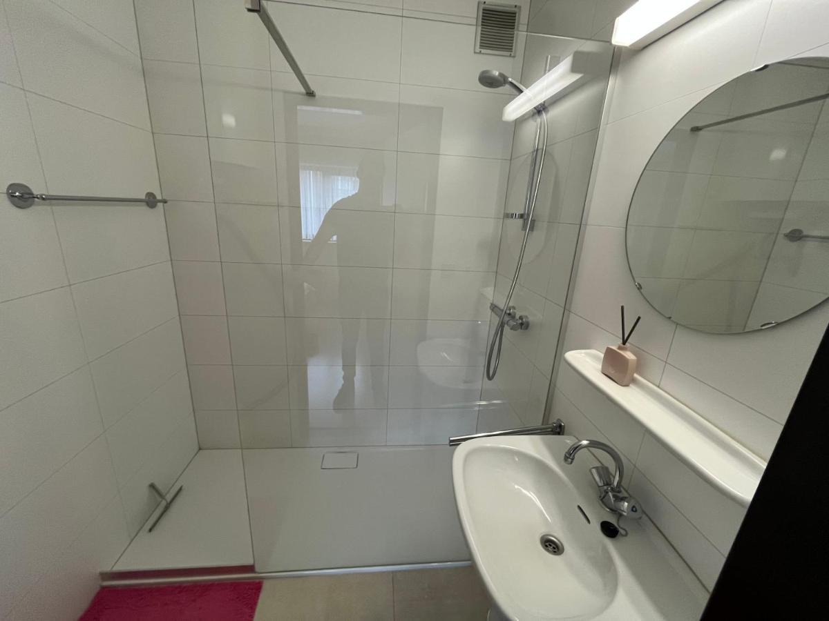 Frontaal Zeezicht In Appartement De Strandjutter 奥斯滕德 外观 照片